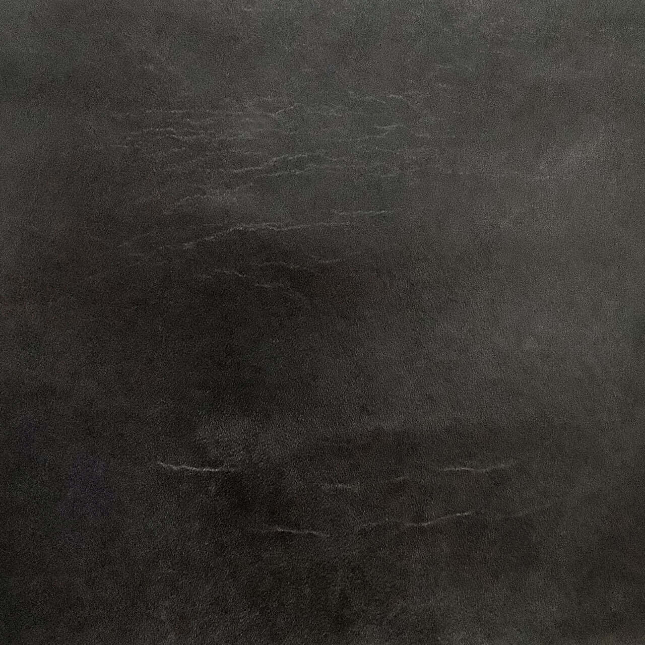 シワの痕跡の例　<span class="asterisk">本体の一部に使用する場合があります。可能な限り本体の背面や内側になるように生産するため、一見、通常製品と差が分からない場合があります。</span>